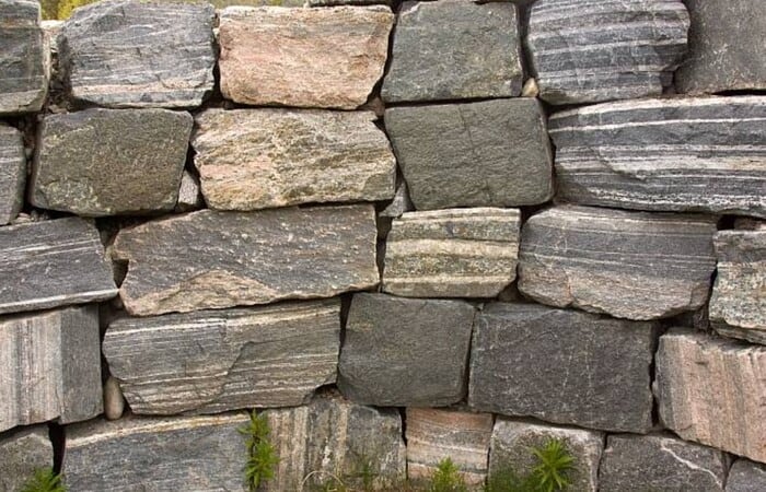 gneiss stone wall